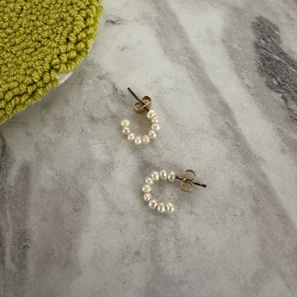 Madewell pearl huggie hoops